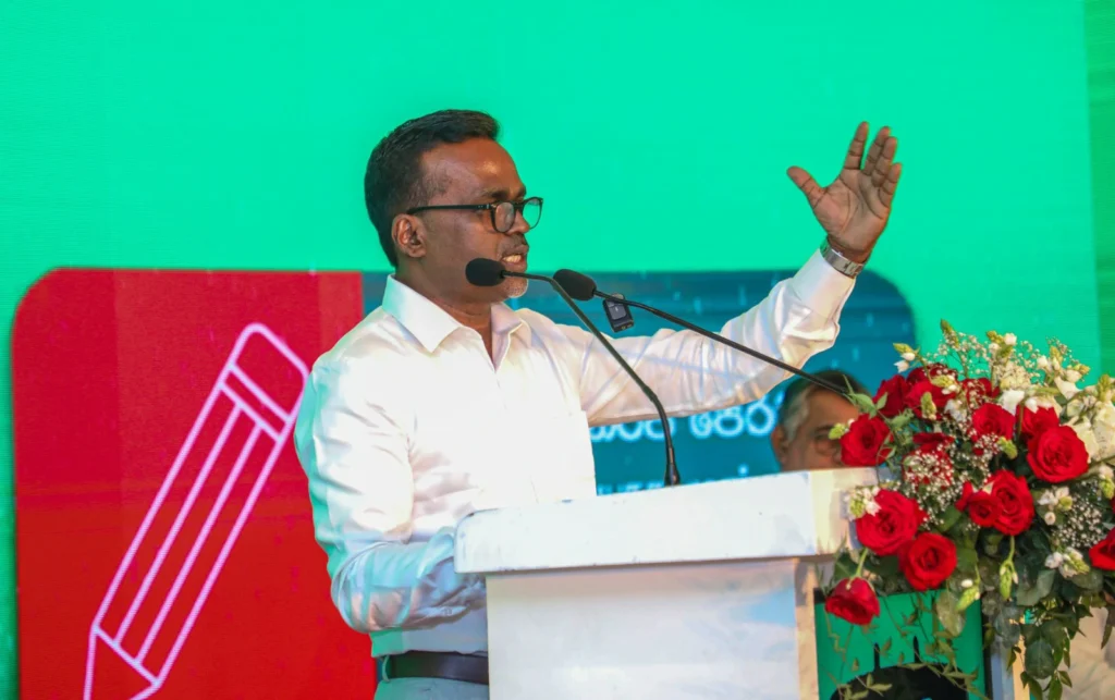 karunarargna paranawithana - කරුණාරත්න පරණවිතානට පාර්ලිමේන්තු මන්ත්‍රීධුරයක්